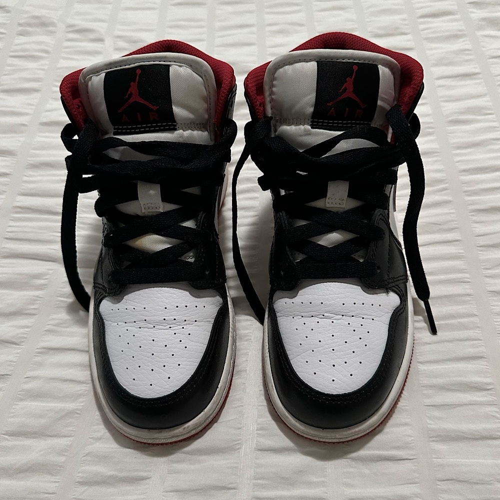 Air Jordan 1 Mid